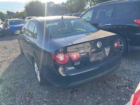 Used 2010 Volkswagen Jetta Limited Edition FWD image 7
