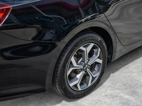 Used 2019 Kia Forte LXS FWD image 10