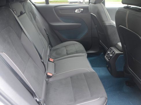 Used 2024 Volvo C40 Recharge Ultimate RWD image 14