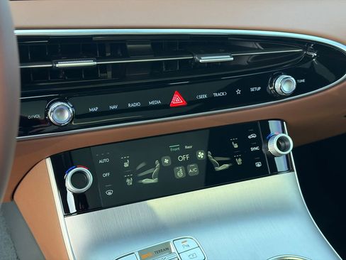 New 2026 Genesis GV70 2.5T Advanced AWD/4WD image 30