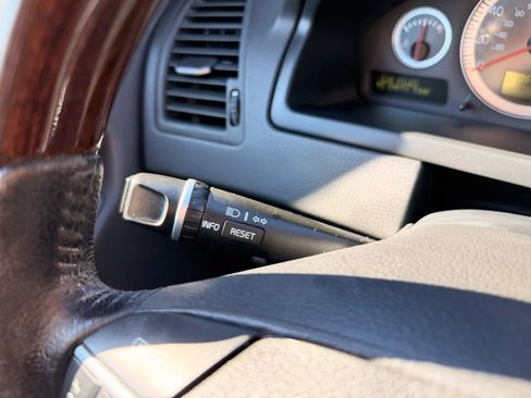 Used 2011 Volvo XC90 3.2 image 38