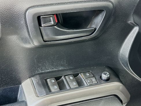 Used 2017 Toyota Tacoma SR5 w/ Tow Package image 15