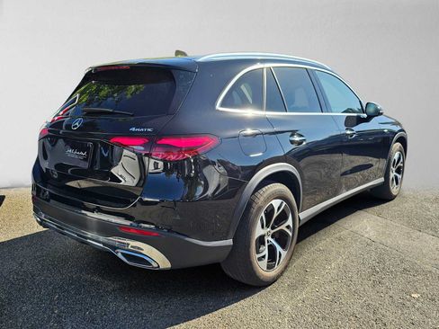 Used 2025 Mercedes-Benz GLC 350e 4MATIC image 3