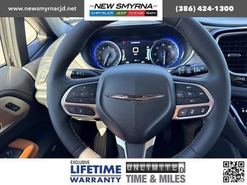 New 2026 Chrysler Pacifica Pinnacle image 28