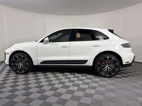 Certified 2023 Porsche Macan S AWD/4WD image 2