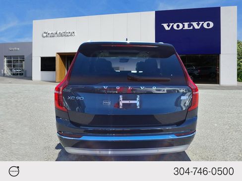Certified 2022 Volvo XC90 T8 Inscription w/ Advanced Package image 4