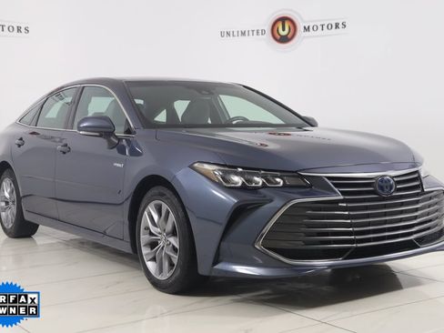 Used 2019 Toyota Avalon XLE image 18