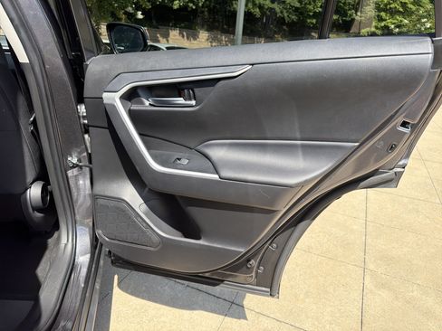 Used 2025 Toyota RAV4 XLE FWD image 16
