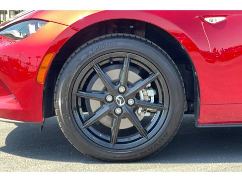 Certified 2024 MAZDA MX-5 Miata Sport RWD image 39