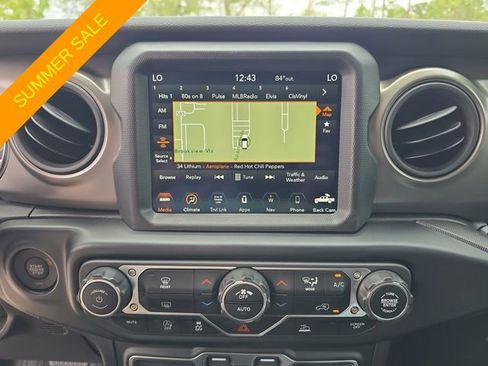 Used 2023 Jeep Gladiator Sport AWD/4WD image 17