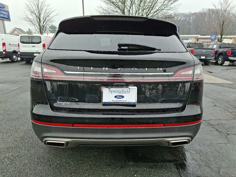 Used 2023 Lincoln Nautilus Standard w/ Premium Package image 5