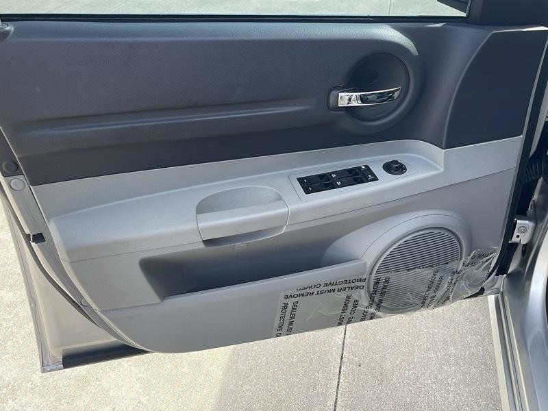 Used 2006 Dodge Magnum SRT8 RWD image 31