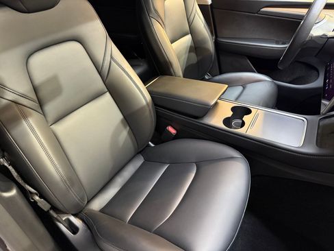 Used 2023 Tesla Model Y Long Range image 47