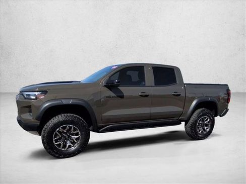 Used 2025 Chevrolet Colorado ZR2 AWD/4WD image 4