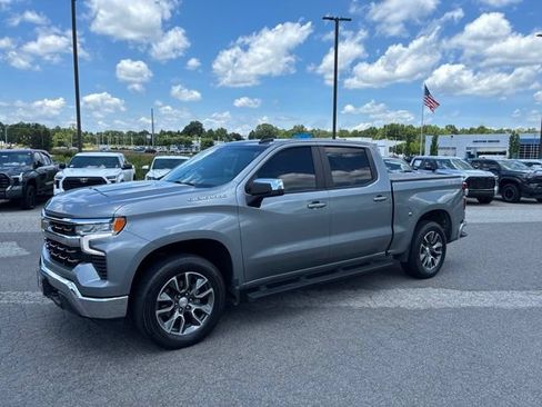 Used 2023 Chevrolet Silverado 1500 LT AWD/4WD image 4