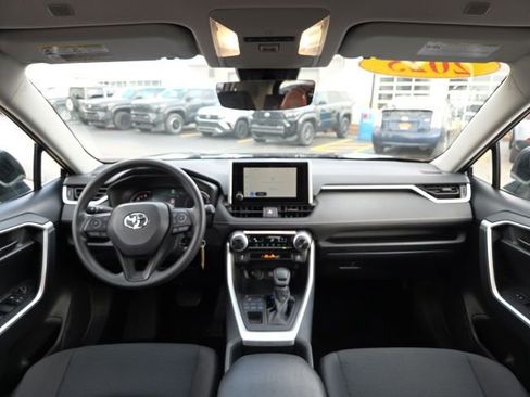 Used 2025 Toyota RAV4 LE AWD/4WD image 21