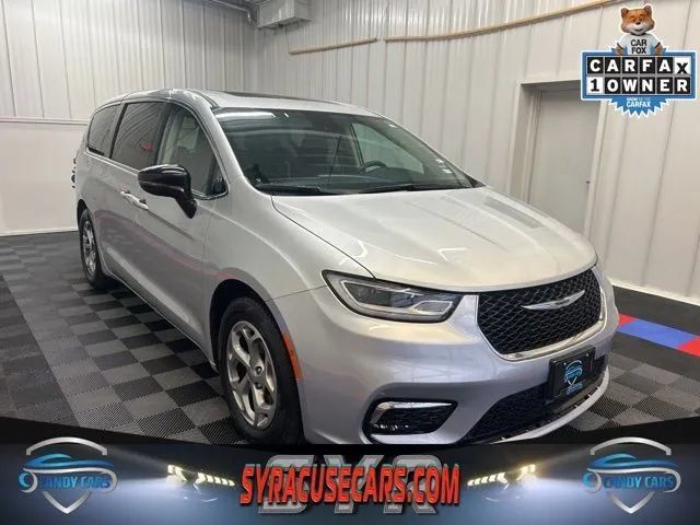 Used 2024 Chrysler Pacifica Limited FWD image 1