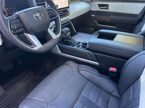 Used 2025 Toyota Sequoia Capstone image 10