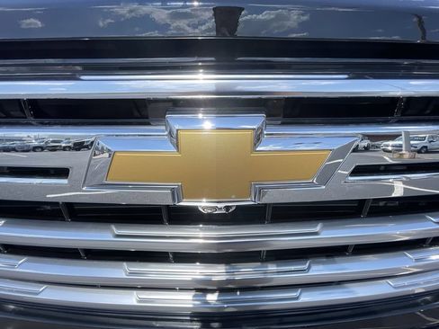 Certified 2025 Chevrolet Silverado 2500 High Country w/ High Country Premium Package AWD/4WD image 32