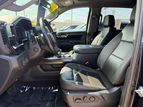 Used 2022 Chevrolet Silverado 1500 LTZ w/ Z71 Off-Road Package image 11