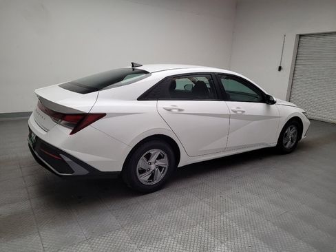 Used 2024 Hyundai Elantra SE image 10