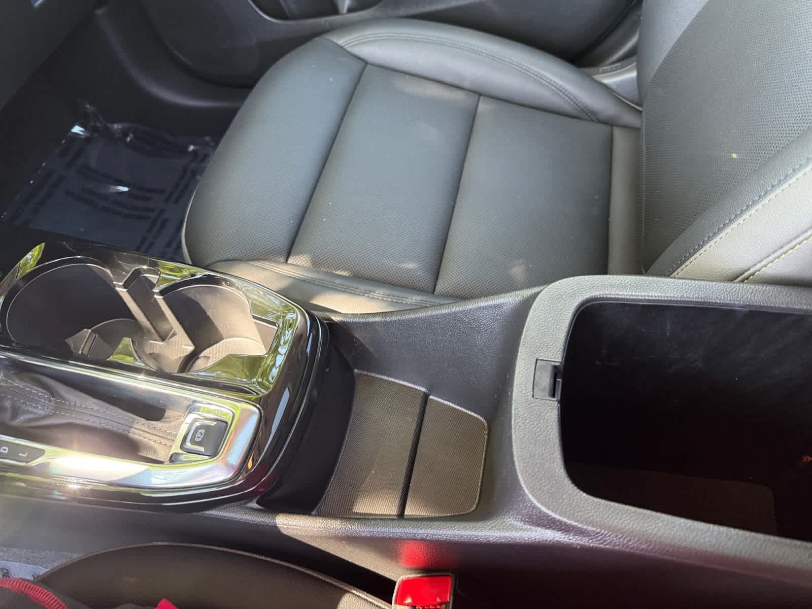 Used 2026 Chevrolet Trax ACTIV w/ Sunroof Package FWD image 18