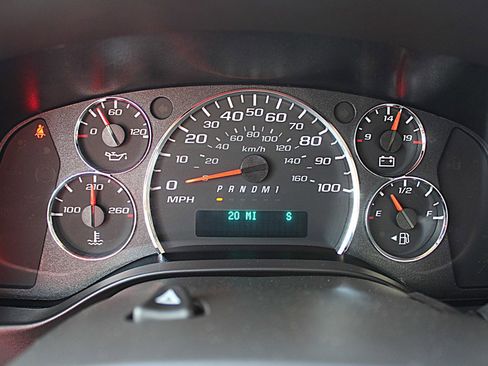 Used 2024 Chevrolet Express 2500 w/ Driver Convenience Package RWD image 29