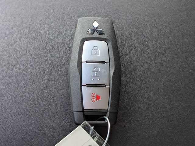 New 2026 Mitsubishi Outlander LE FWD image 32