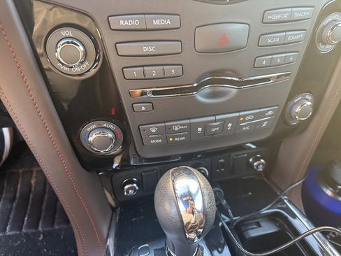 Used 2020 Nissan Armada Platinum w/ Platinum Reserve Package image 10