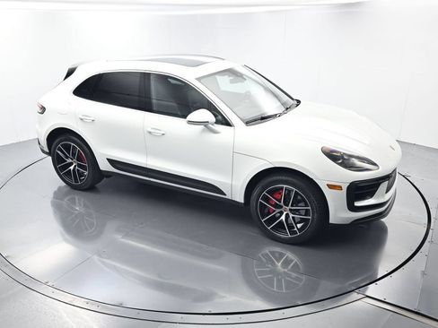 Certified 2023 Porsche Macan S AWD/4WD image 42