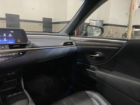 Used 2019 Lexus ES 350 F Sport w/ Accessory Package 2 FWD image 4