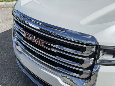 Used 2020 GMC Acadia SLT w/ Driver Alert Package II FWD image 6