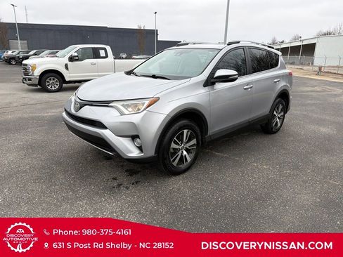 Used 2018 Toyota RAV4 XLE image 2