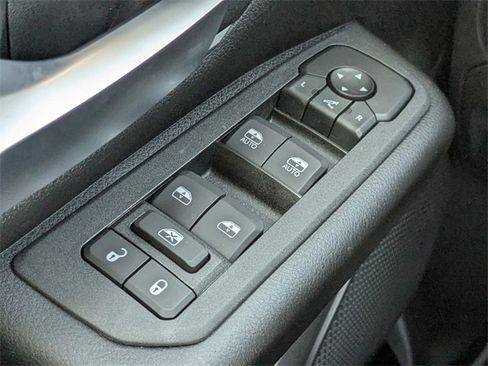 New 2026 RAM 1500 4x4 Crew Cab image 24