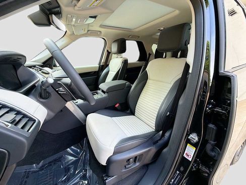 Certified 2025 Land Rover Discovery S AWD/4WD image 14
