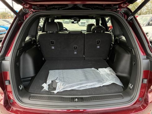 New 2026 Jeep Grand Cherokee Limited w/ Limited Altitude Package RWD image 31