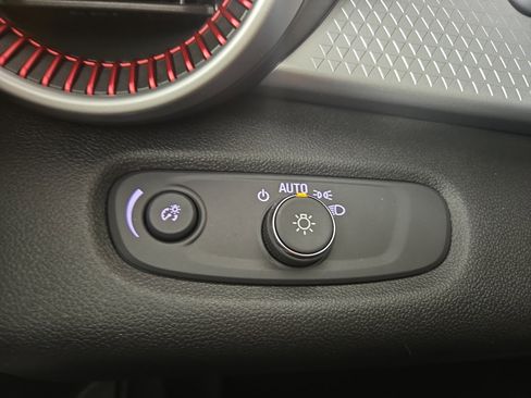 Certified 2024 Chevrolet Trax RS image 24