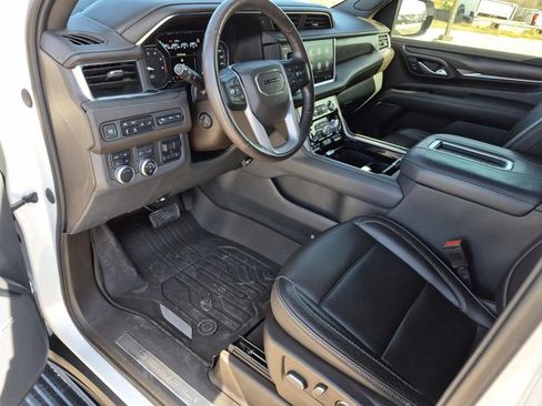 Used 2021 GMC Yukon Denali w/ Denali Premium Package AWD/4WD image 15