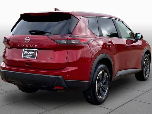 Used 2025 Nissan Rogue SV AWD/4WD image 13