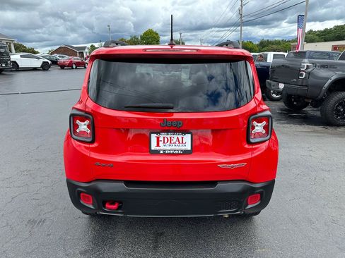 Used 2017 Jeep Renegade Trailhawk AWD/4WD image 3