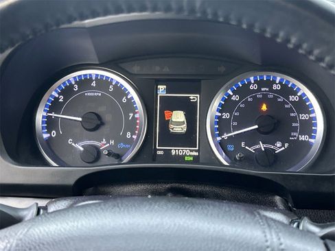 Used 2019 Toyota Highlander FWD V6 image 27