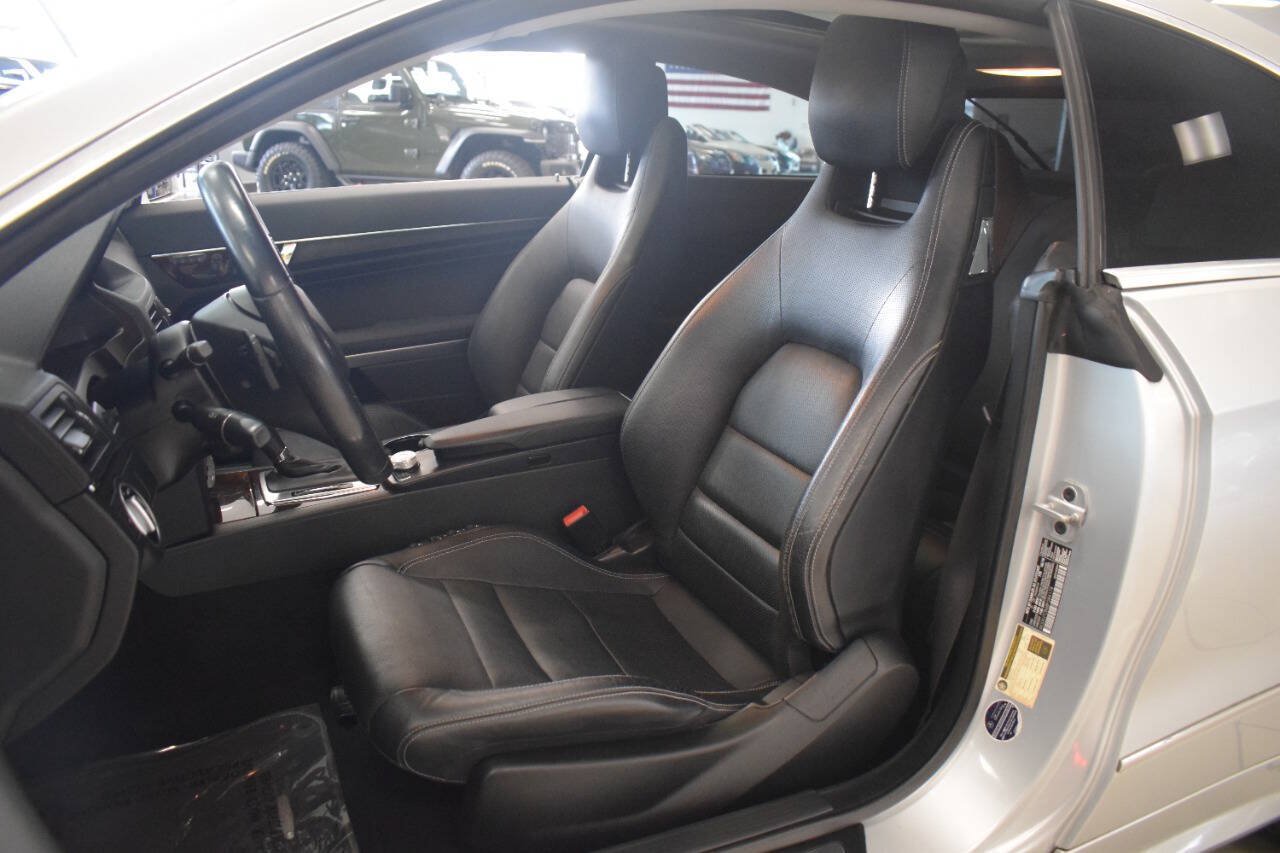 Used 2011 Mercedes-Benz E 550 Coupe image 34
