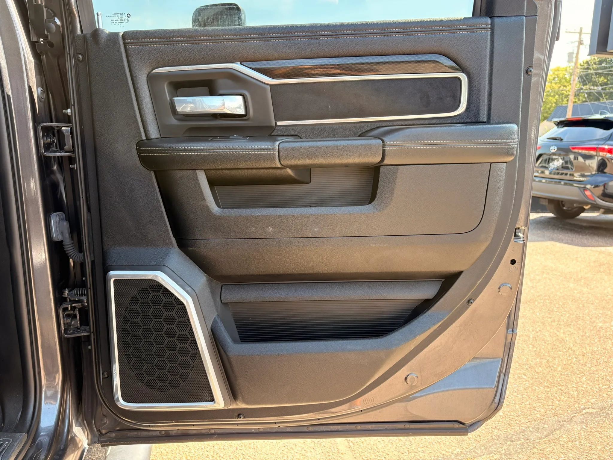 Used 2021 RAM 3500 Laramie w/ Night Edition AWD/4WD image 8