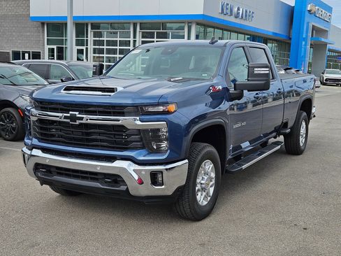 New 2025 Chevrolet Silverado 3500 LT w/ All Star Edition AWD/4WD image 9