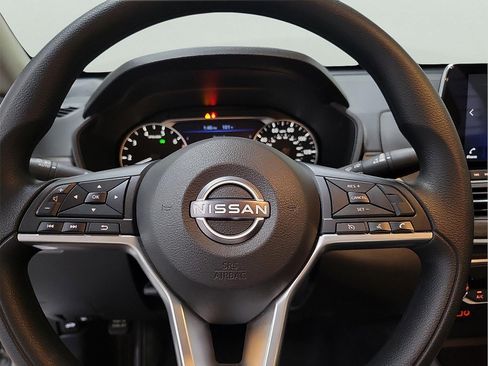Used 2026 Nissan Altima 2.5 SV FWD image 17