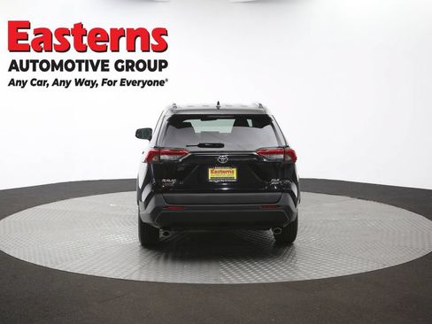 Used 2021 Toyota RAV4 XLE AWD/4WD image 35