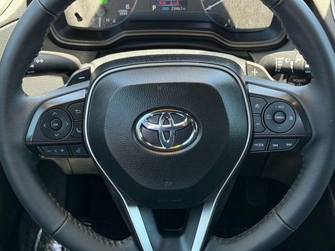 Used 2024 Toyota Corolla Cross AWD Hybrid w/ Moonroof Package image 12