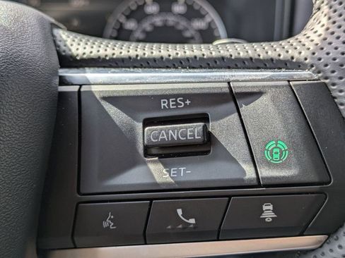 Used 2025 Mitsubishi Outlander SE image 18