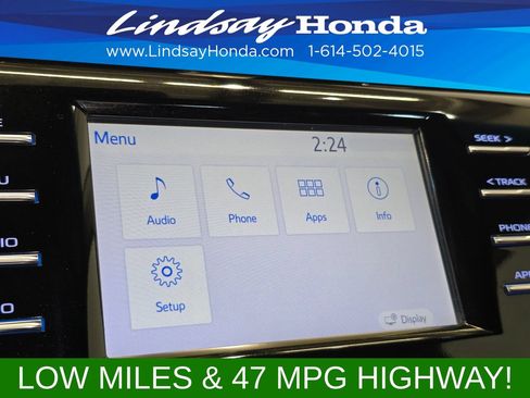 Used 2018 Toyota Camry SE FWD image 19