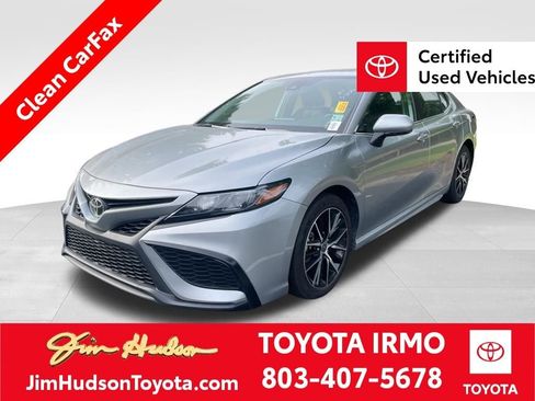 Certified 2024 Toyota Camry SE image 1